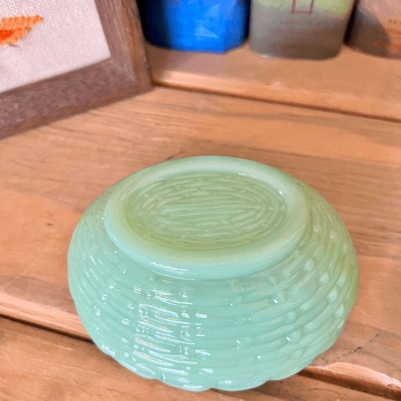 Mosser Glass Bunny on Nest Jadeite Green Made in USA - Picture 4 of 8